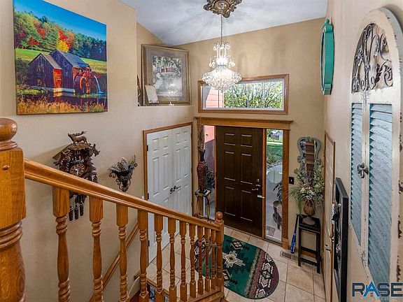 4th image of 6801 S Avalon Cir