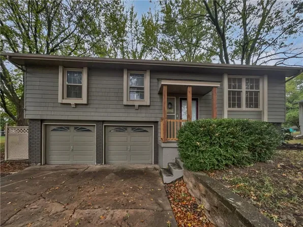 1206 Sycamore St, Pleasant Hill, MO 64080