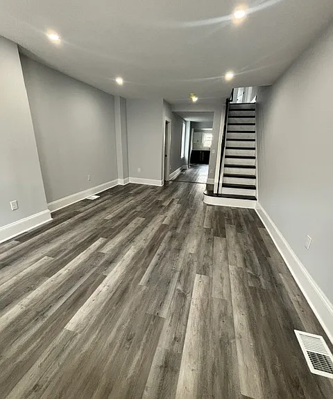 2037 E Cumberland St — Photo 2
