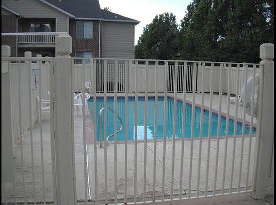 Pool 3'-6' Deep