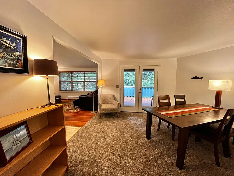 1574 NE Park View Dr #3 — Photo 7