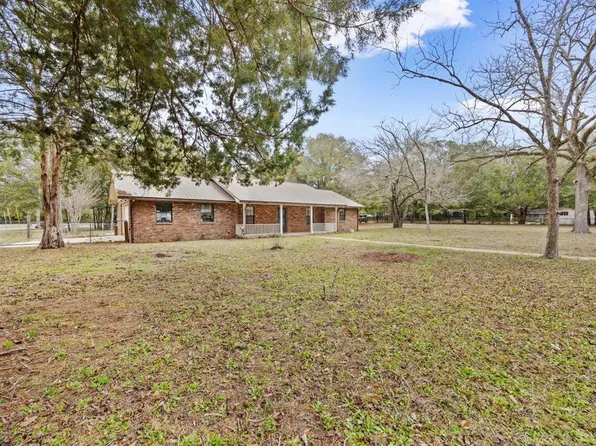 750 W Orange Ave, Defuniak Springs, FL 32435