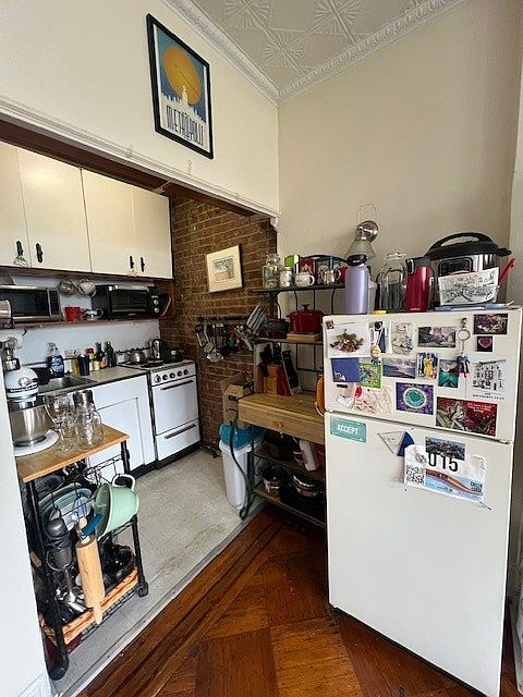 2nd image of 304 Garfield Pl #5F