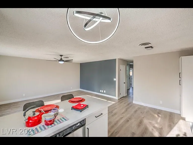 3124 Van Der Meer St — Photo 9