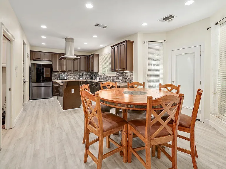 2129 Clear Lake Pl — Photo 8