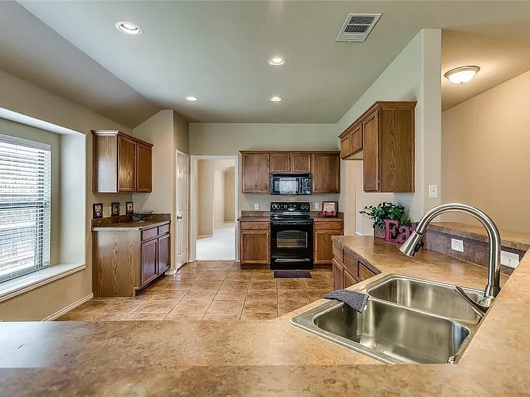 7405 Innisbrook Ln — Photo 8