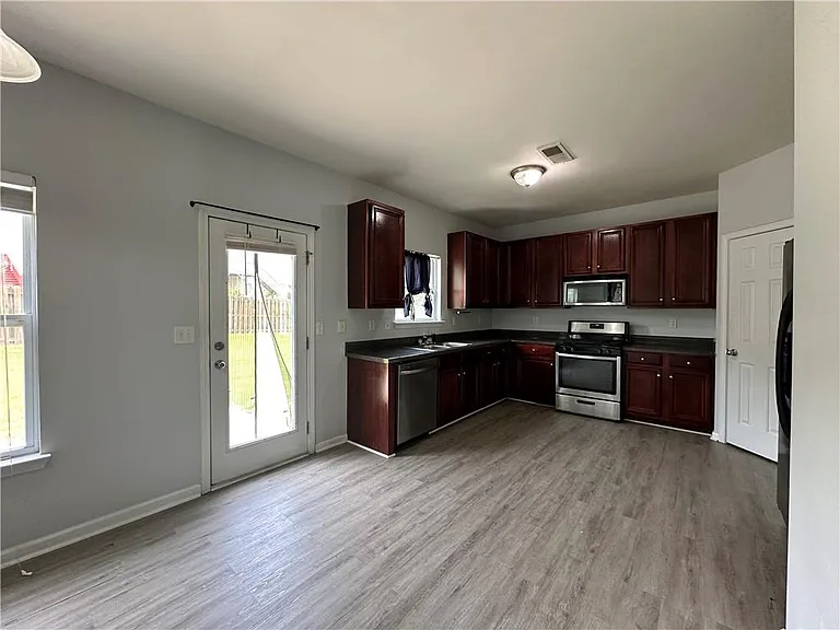 1335 Rocky Shoals Ln — Photo 11