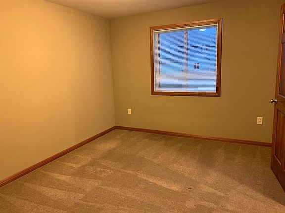 3rd image of 4048 Nicholas Dr #7-4048-7