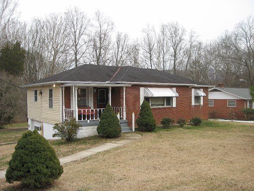 2nd image of 804 Oliver Rd