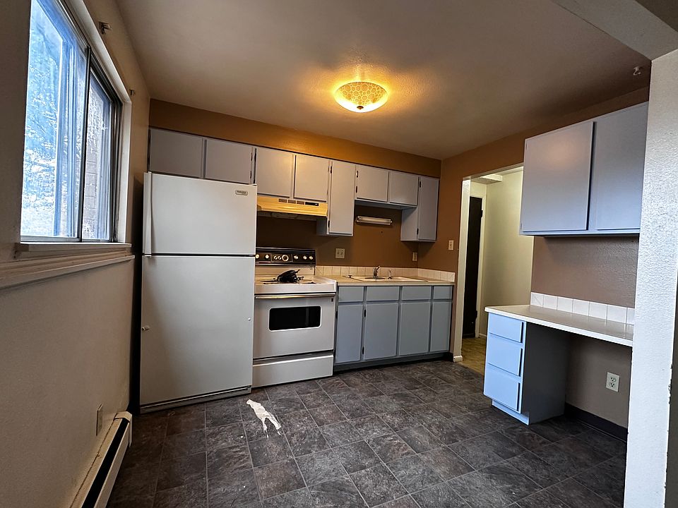 1st image of 1737 Oxford Dr APT 2B