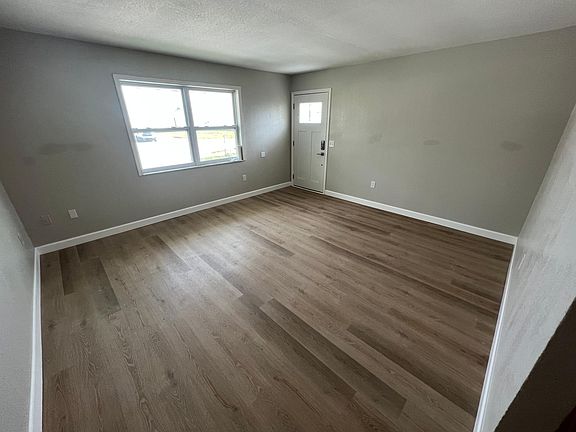 4th image of 2743 Maine Ave #2