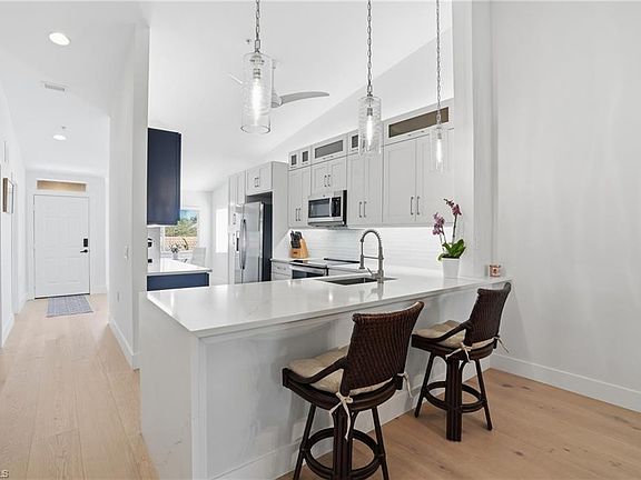 5th image of 2386 Magnolia AVE #7816