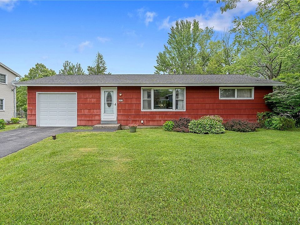 1st image of 221 Greentree Dr