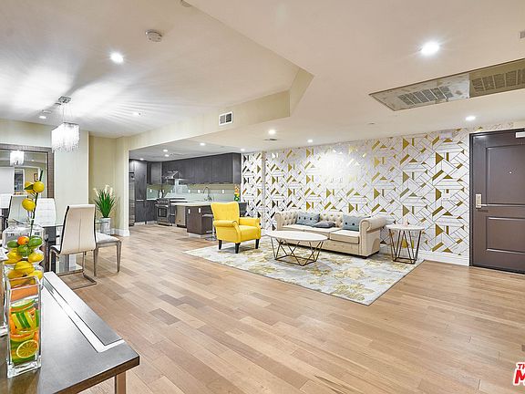 3rd image of 2939 Leeward Ave #407
