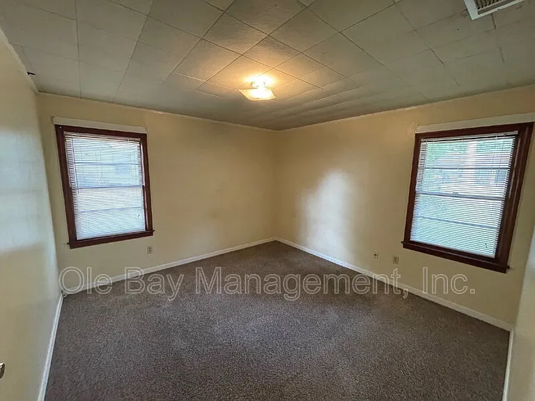1815B Ogburn Ave — Photo 5