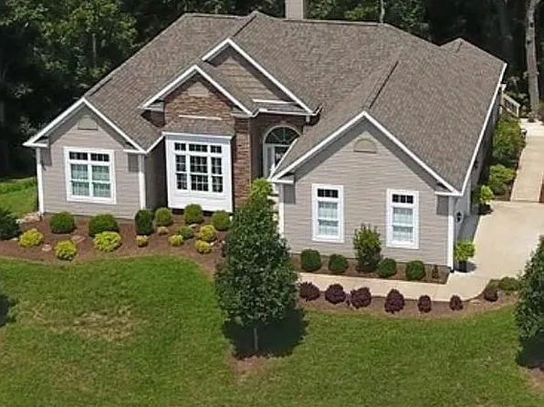 187 Olympia Fields Dr, Winfield, WV 25213