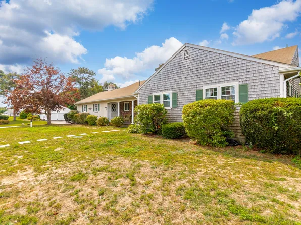 76 Captain Chase Road, South Yarmouth, MA 02664