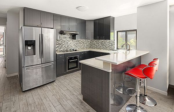 1st image of 186 Scholes St #2