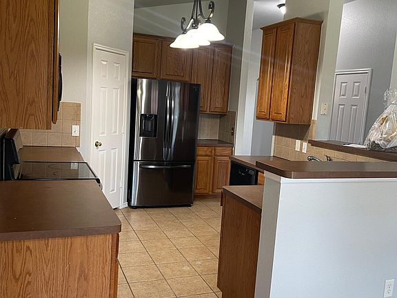4th image of 1302 Huntsville Dr