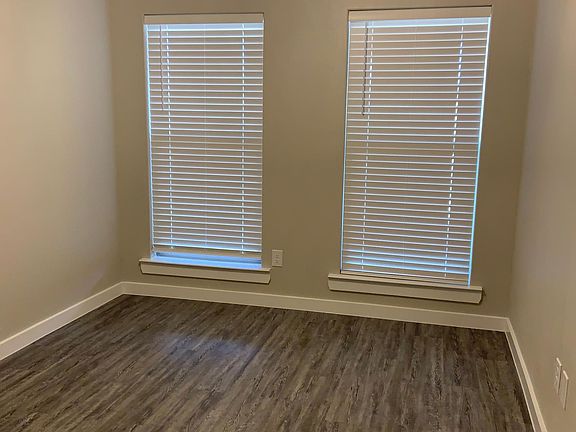 5th image of 3608 Valencia Ave