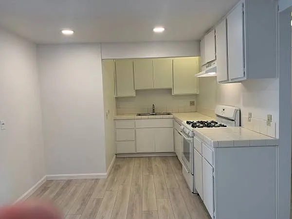 856 Valley Ave — Photo 16