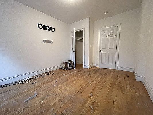 3rd image of 2305 30th Ave APT B1
