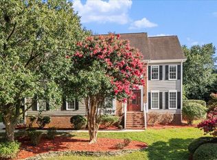 907 Haddon Hall Dr, Apex, NC 27502