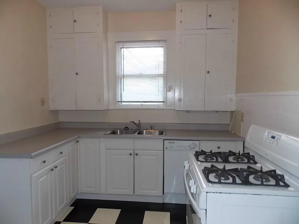 2 bed, 800 sqft, $1,795 — Photo 3