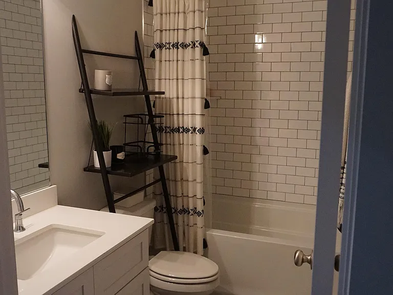 509 E Rosedale Ave — Photo 50