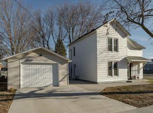302 1st St NW, Dodge Center, MN 55927