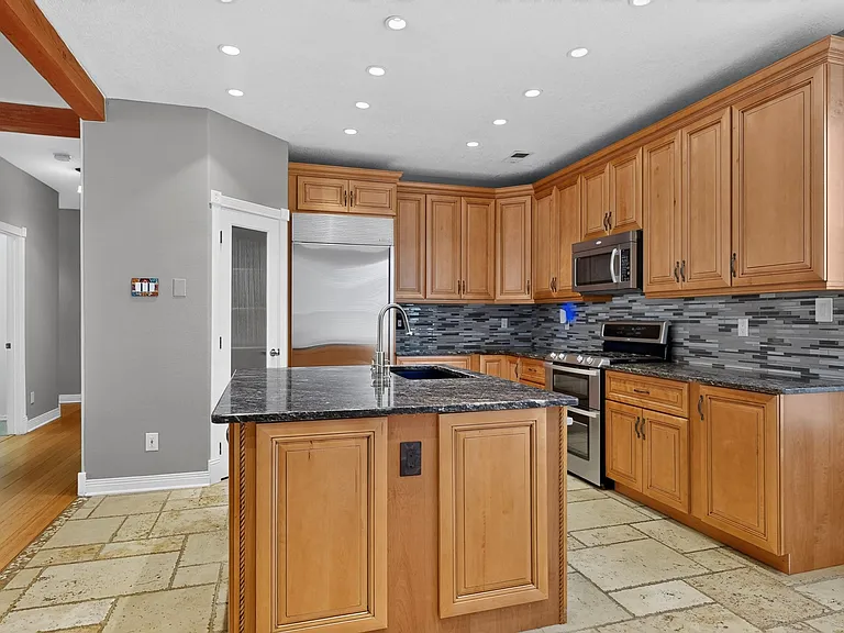 9715 Larnaca Rd NE — Photo 13