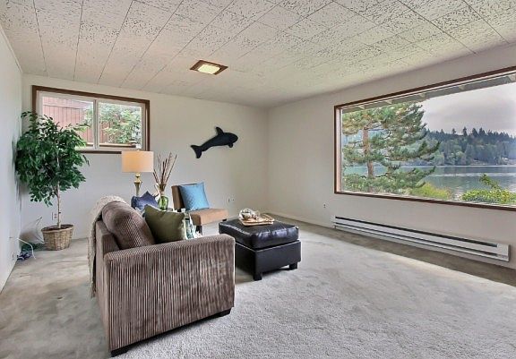 5th image of 210 E Bayshore Dr