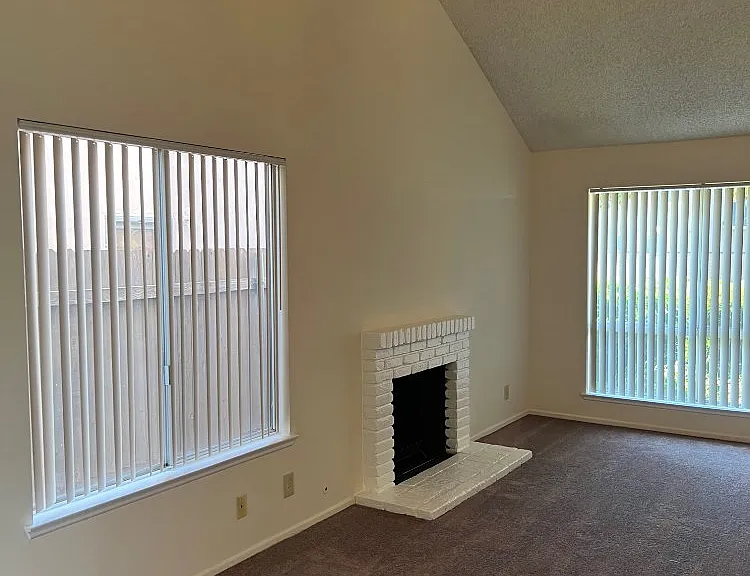 4918 E Glenview Ave — Photo 4