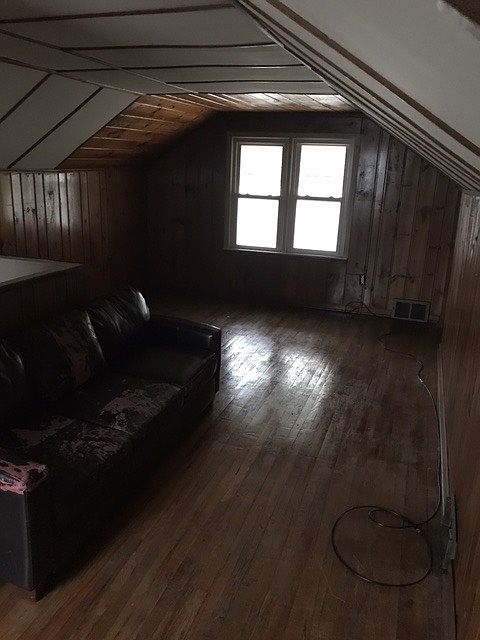 2nd image of 17724 Flint St