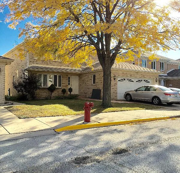 6517 W Belle Plaine Ave — Photo 1