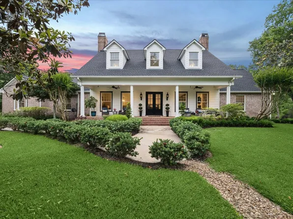 2119 Darby Ln, Fresno, TX 77545