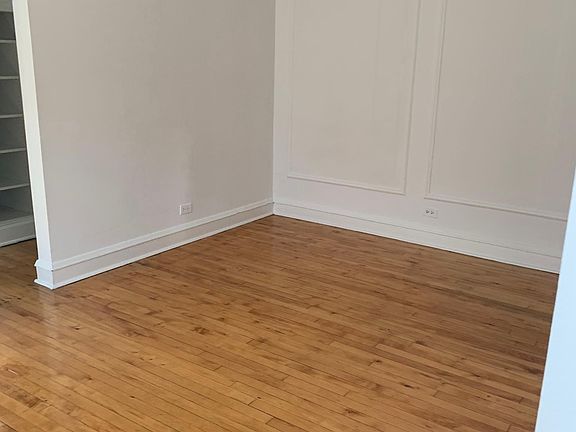 2nd image of 5538 N Kenmore Ave #2