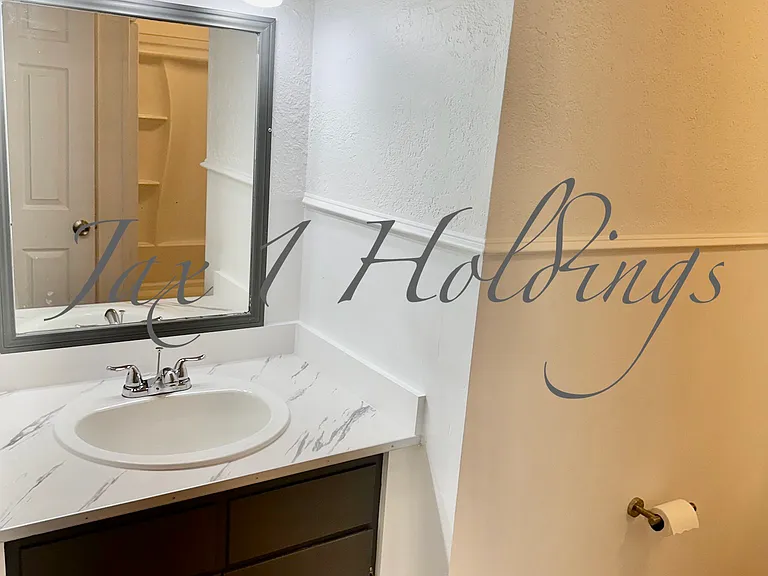 5674 Akra Ave #5674 — Photo 6