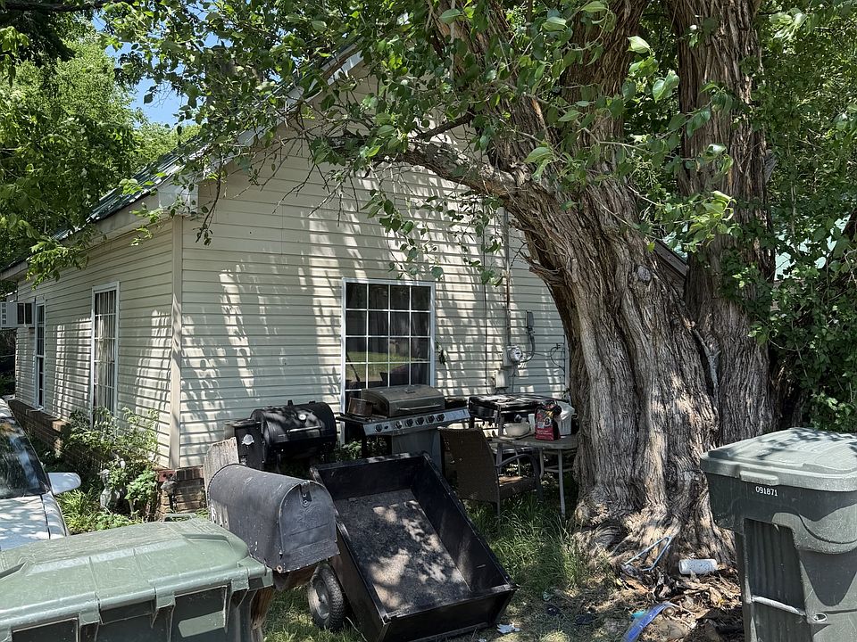 1st image of 304 20th Ave E