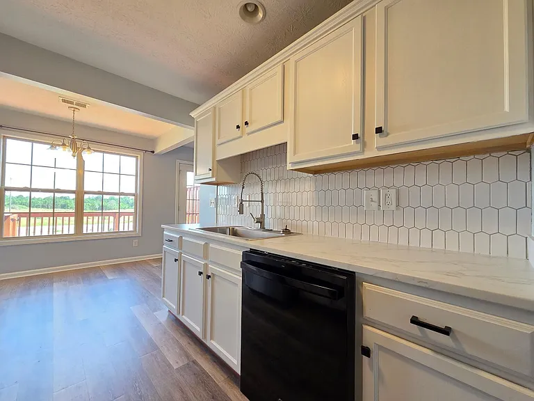 153 Twin Lakes Dr — Photo 14