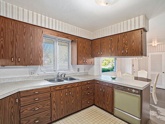2nd image of 667 Concord Dr
