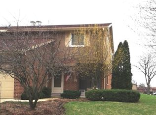 1230 Hailshaw Ct, Wheaton, IL 60189