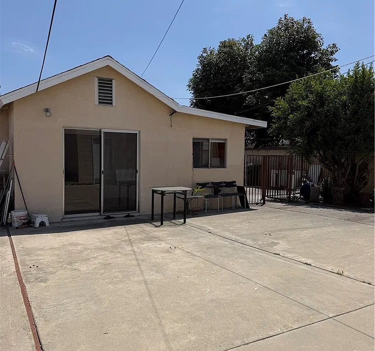 10031 1/2 Larson Ave #B