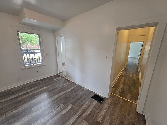 3rd image of 450 S Heald St
