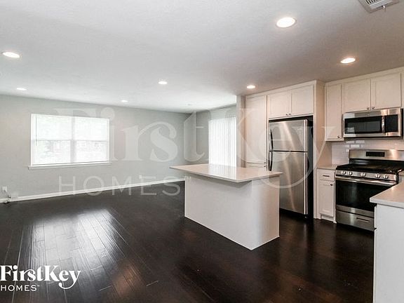 5th image of 3510 Princeton Dr