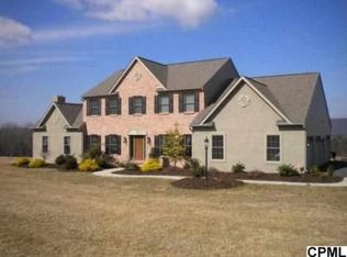 495 Birds Hill Rd, Pine Grove, PA 17963