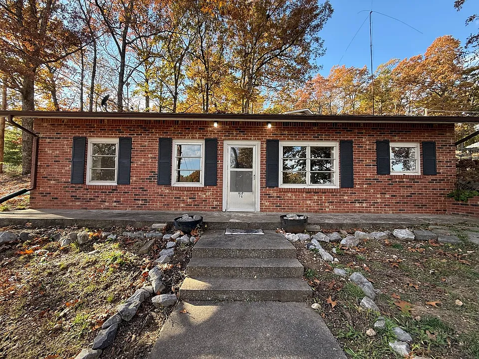 1037 Stringtown Rd