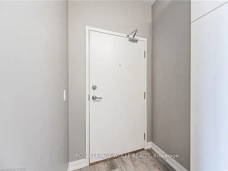 255 Northfield Dr E #302 — Photo 2