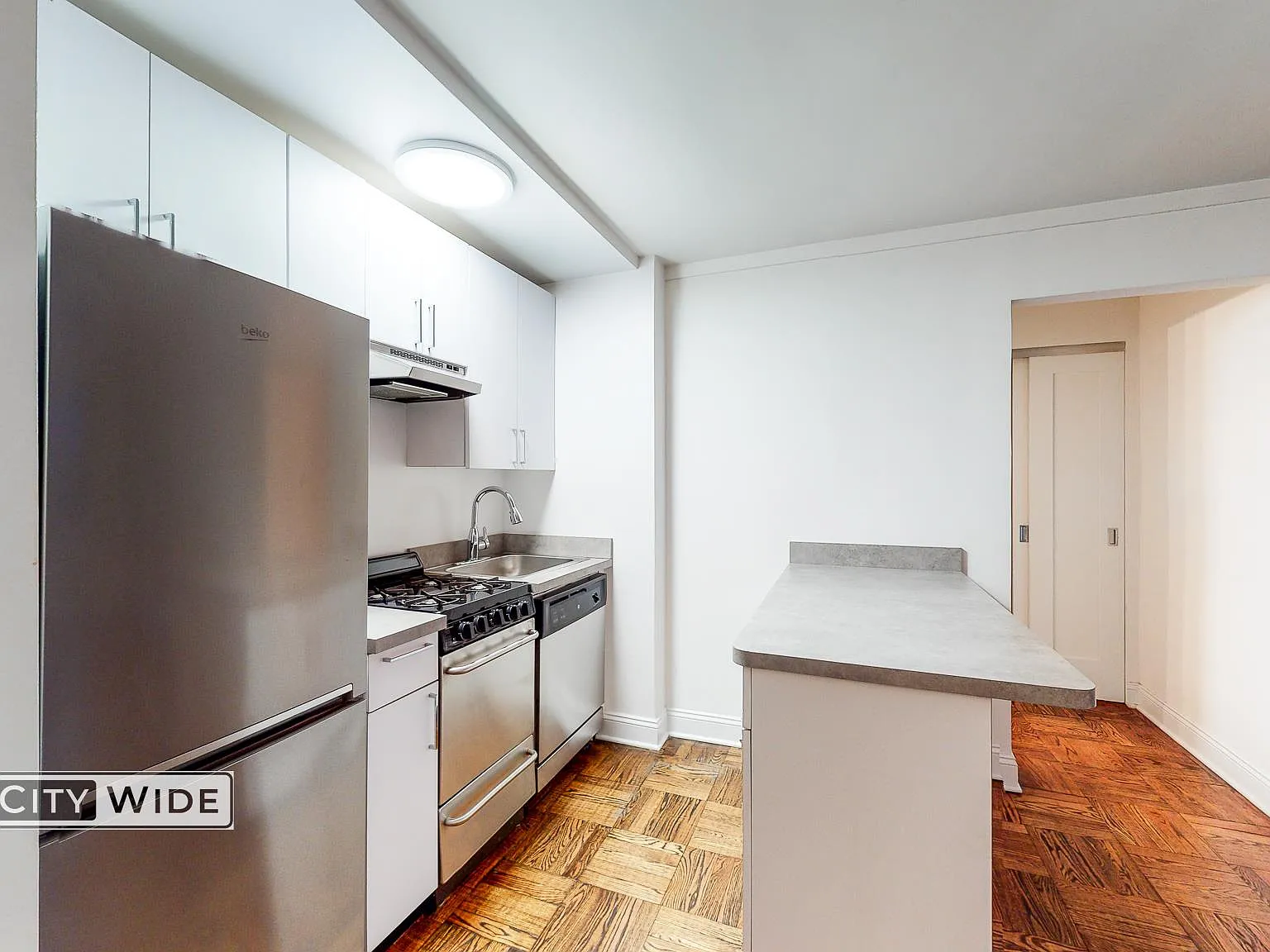 160 East 55th Street — Photo 3