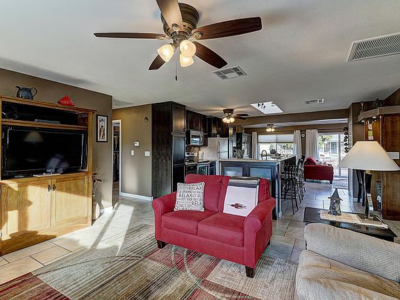 5th image of 9948 W El Dorado Dr
